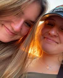 Taylor Hanks's Instagram, Twitter & Facebook