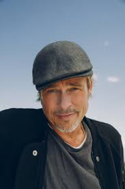 Уи́льям брэ́дли питт — американский актёр и кинопродюсер. The Planets The Stars And Brad Pitt The New York Times