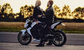 C'est comme la vraie vie, beaucoup de gens passeront à coter de leurs idées de génies, de projets, de carrière, de l'amour de leur vie…. Pourquoi S Inscrire Sur Un Site De Rencontres Pour Motards