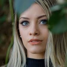 Jayne Stout's Instagram, Twitter & Facebook