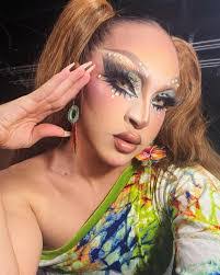 Angel Leduc's Instagram, Twitter & Facebook