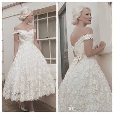 Vintage Lace Short Wedding Dress Off The Jpg 700 700 Short Wedding Dress Modest Wedding Gowns Tea Length Wedding Dresses Lace