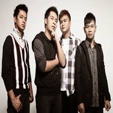 Lirik D Bagindas 100 Cintaku Lirik Lagu Paling Oke Lirik lagu hello ular berbisa. lirik d bagindas 100 cintaku lirik
