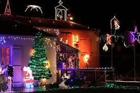 Le hameau du père noël 2021, le grand parc de noël 2021, le grand parc d'andilly été 2021 et 2022 mise. File Maison Illuminee A Romagner Noel 2009 5 Jpg Wikimedia Commons