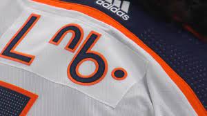 Two years later, bear, a defenceman for the edmonton oilers, made headlines again, this time for honouring his first nation heritage by wearing a jersey with his name set in cree syllabics, ᒪᐢᑿ, on the nameplate. Oilers Ethan Bear Very Proud To Wear Cree Syllabics On His Jersey Sportsnet Ca