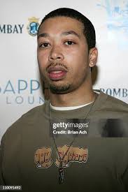 48 Photos & High Res Pictures