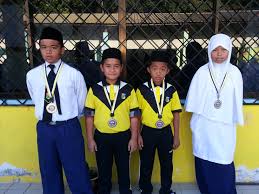 لونتر ڤلورو) merupakan acara balapan dan padang yang melibatkan meletakkan (menolak berbanding dengan melempar) objek sfera berat—peluru— sejauh yang boleh. 29 June 2013 Sekolah Rendah Haji Mohd Jaafar Maun Kiulap Brunei Iii