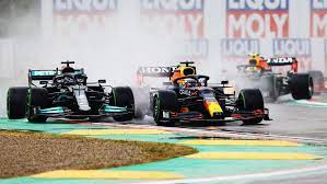 La prima è che ad imola superare è molto complicato, la seconda è data da un passaggio in pit lane che comporta una perdita considerevole in termini di tempo (quasi mezzo minuto) e terzo il degrado degli pneumatici che sarà ragionevolmente basso. Tpeypzmqwqo0mm
