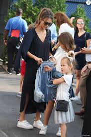 Stan wawrinka is very active on social media and a big emoji enthusiast. Pin By Dani On Fashion Jessica Alba Style Jessica Alba Outfit Jessica Alba Casual