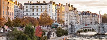 L'offre est large et louer un utilitaire sur lyon peut alors se faire auprès d'une des nombreuses agences spécialisées dans la location de voitures et d'utilitaires (rentacar, europcar. Location De Voiture A Lyon A Partir De 20 Par Jour Hertz