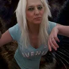 Alexia Mathis's Instagram, Twitter & Facebook