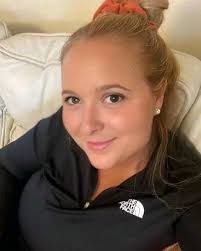 How do I look with my makeup today?? If you're in for fun chat give message  ❤️💌💌💌❤️