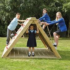 Sites Tts Uk Site Naturalplaygroundideasclimbing Sitesttsuksite In 2020 Kinder Spielplatz Garten Kinderspielplatz Garten Kletterwand Kinder