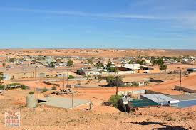What S Coober Pedy Really Like Come Visit With Some Outback Locals And You Ll Learn About Underground Houses Hote Underground Homes South Australia Australia