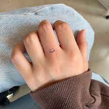 Hand Tattoo Ideas For Girls Best Female Hand Tattoos Positivefox Com In 2020 Hand Tattoos For Women Tiny Tattoos For Girls Dainty Tattoos