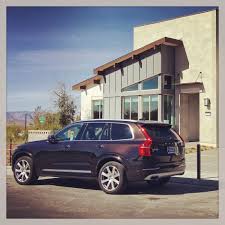 pretty house pretty car volvo volvoxc90 xc90 midcenturymodern midcenturyexterior pretty cars volvo xc90 mid century exterior pinterest