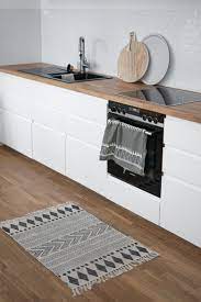 In einer küche wird gebacken und gekocht. Metro Fliesen In Der Kuche Kuchenruckwand Aus Fliesenaufklebern Blog Dreieckchen