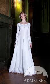 Maybe you would like to learn more about one of these? Mittelalter Kleid Rowena Hochzeitskleid Kaufen Vorhanden In Bordeaux Samt Grau Rosa Lavendel Samt Dunkelblauer Unechter Samt Blauer Schwan Borte Rote Rowena Borte Im Mittelalter Shop Armstreet