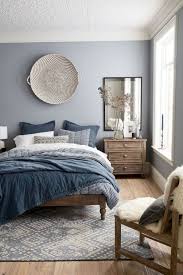 25 Beautiful Minimalist Bedroom Design Ideas For Small Spaces 05 Furniture Classic Master Bedrooms Decor Small Master Bedroom Master Bedroom Interior