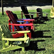 From brightly painted finishes to natural wood stains, you're sure to find the hue that fits the style of your backyard, balcony, porch or patio. Children Adirondack Chairs 0101 Cedtek