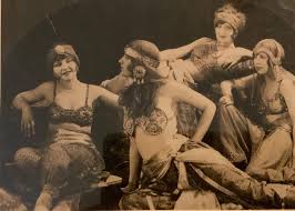 This is an amazing photo. My Great Grandma (second from right) and her  sister (far left) as actresses in a silent movie in the 1920s :  rOldSchoolCool
