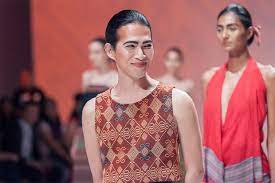 Find the perfect oscar lawalata stock photos and editorial news pictures from getty images. Pin On Indonesian Fashion Designers