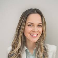 Kelly Brummett's Instagram, Twitter & Facebook