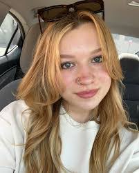 Audrey Gray's Instagram, Twitter & Facebook