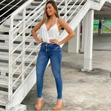 Look Calça Jeans Com Elastico Na Perna Look Com Calca Jeans Look Com Calca Look Calca Jeans Calca Jeans