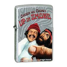 Cheech and chong make their film debut in this riotous rock'n'roll comedy, bringing with them the same madness, lifestyles and sketches that sold niemand also asked about the content of lighting it up: Cheech And Chong Up In Smoke Street Chrome Zippo Lighter