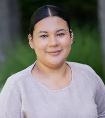 Elsa Quintanilla's Instagram, Twitter & Facebook