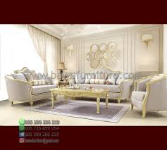 Penuhi ruang tamu anda dengan gaya klasik yang trendi dengan set ruang tamu tiga bagian ini, termasuk satu kursi empuk dan dua kursi berlengan yang serasi. Sofa Mewah Modern Karya Jepara Untuk Ruang Tamu Bawu Furniture