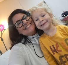 Melissa Lambrecht's Instagram, Twitter & Facebook