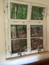 Ein Altes Fenster Toll In Szene Setzen Oft Muss Man Sehr Lange Nach Dem Richtigen Fenster Suchen Aber Es Lohnt Sich Alte Fenster Alte Holzfenster Fenster