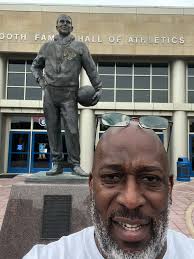 Alexander Brewington (@alexbbreww)