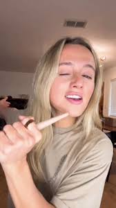 Waylon Jennings: Drinkin' and Dreamin' Insights