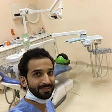 يوجد في المدينة عدد كبير من مدارس حيث يصل عددها إلى 650 مدرسة تفتح أبوابها لكلا الجنسين، كما أنّه يوجد فيها جامعة تعرف باسمها، بناها خادم الحرمين الشريفين الملك عبد الله بن عبد العزيز آل سعود في عام 2014م. Ø£Ø®Ø¨Ø§Ø± 24 Ø§ÙØ·Ø¨ÙØ¨ Ø­Ø§Ø±Ù Ø´ÙØ§Ø¯ØªÙ ÙØªÙÙÙ ÙÙ Ø§ÙØ­ØµÙÙ Ø¹ÙÙ ÙØ¸ÙÙØ© Ø¨Ø­ÙØ± Ø§ÙØ¨Ø§Ø·Ù ØµÙØ±Ø©
