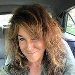 Lorrie Oneill's Instagram, Twitter & Facebook