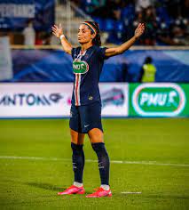 Tout juste championne de france avec le psg, la milieu de terrain nadia nadim (32 ans) a officiellement annoncé son départ. Issy Ff 0 14 Psg Nadia Nadim Bleacher Report Football Facebook