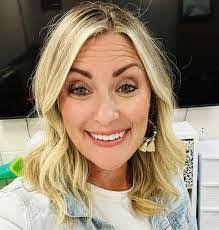 Karen Flatley's Instagram, Twitter & Facebook