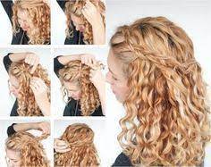 Halboffene Frisur Fur Naturlocken Mit Waterfall Zopf Naturlocken Frisuren Geflochtene Frisuren Naturlocken
