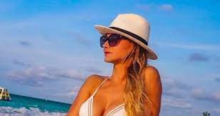 Különös tábla került ki berki krisztián feleségének cukrászdájára, mely arról árulkodik, hogy mazsi ott befejezte a cukrászbizniszt. Tartja Bomba Formajat Polgar Krisztina Borsonline