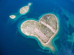 Galešnjak is also called island of love, lover's island, and isle of love. Insel Der Liebe In Kroatien 8 Tage Nahe Der Herzinsel Galesnjak Mit Apartment Flug Nur 83 Urlaubstracker De