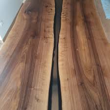 Sie überzeugt durch hervorragenden verlauf, ist gut füllend & schnelltrocknend. Epoxidharztisch Und Vieles Mehr Von Holz Harz Aus Graz