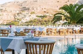 Lindos royal hotel is a fascinating picture of classic rhodes colonial style architecture, a host of columns and spectacular arches make up the extravagant exterior. Lindos Royal Resort Easyjet Holidays