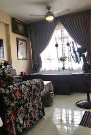 The fluted glass screen door is used to replace the wall of one room and the kitchen wall. 327c Sumang Walk Punggol Vue Property For Sale Hdb On Carousell