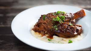 Jarrets D Agneau Braises Au Vin Rouge Recettes Signe M Confort Food Food Comfort Food