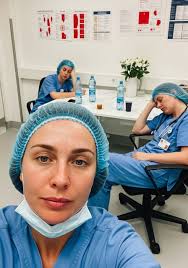 I'm a surgeon. I've just finished a six-hour operation. I'm exhausted, but  the patient pulled through. A simple word of encouragement would mean the  world to me.