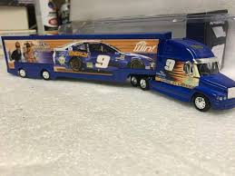The latest chase elliott merchandise and 2020 nascar championship gear is in stock at fansedge. Amazon Com Nascar Authentics Chase Elliott 9 Transporter Hendrick Motorsports Team Hauler Transporter Semi Tractor Trailer Rig Truck 1 64 Scale Metal Cab Plastic Trailer Sports Outdoors