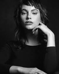 🎬 El ganador del Oscar, Sebastián Lelio, vuelve con una apuesta  electrizante: su primer musical. 🌊 La Ola no es solo una película, es una  experiencia cinematográfica donde la música, las letras